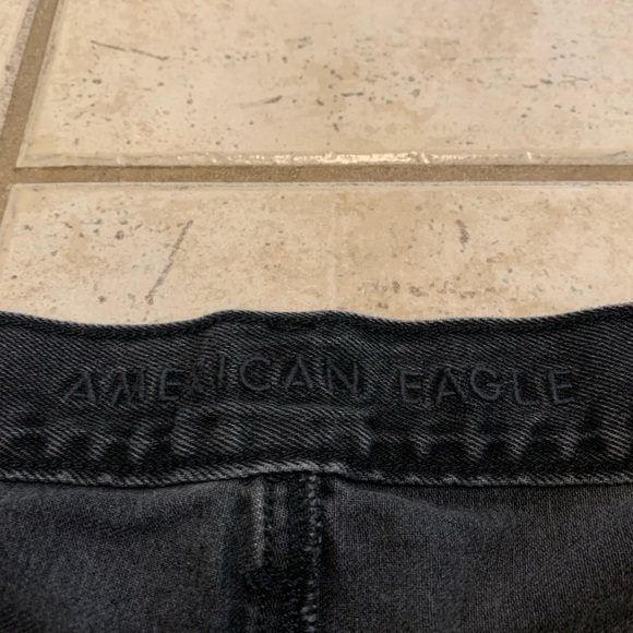 American Eagle Outfitters Black High-Rise Mom Jeans - Women's Size 2 Regular - Picture 2 of 7